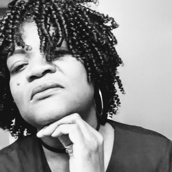 Meet your Posher, Robin - Picture 1 of 1